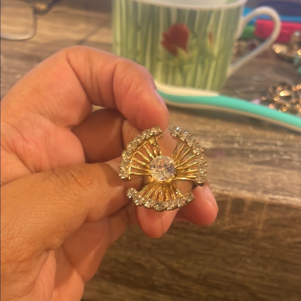 Elegant Gold and Silver Women's Brooch